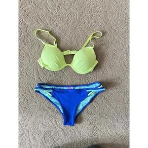 Vintage Y2K Victoria’s Secret Bikini Set – 32B Top / Small Bottoms